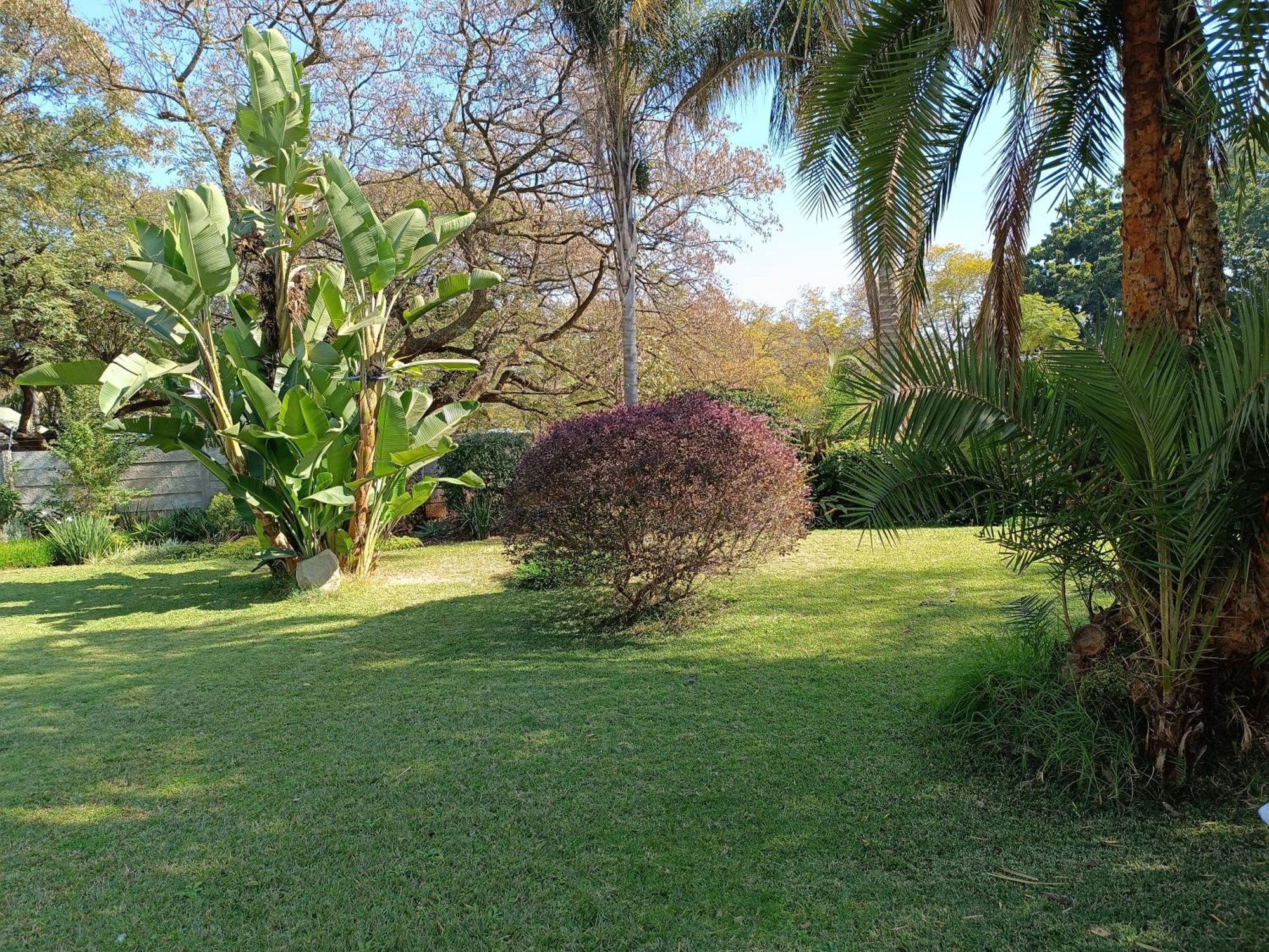 Hotel Jacaranda Harare Exterior foto