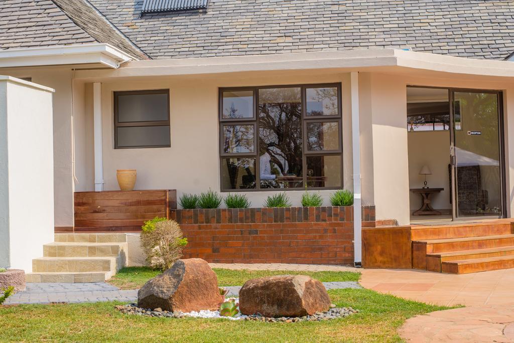 Hotel Jacaranda Harare Exterior foto